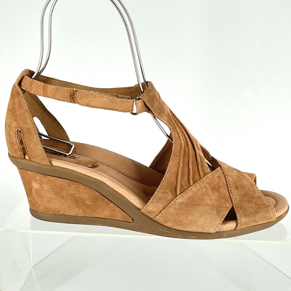 Earth Size 11 Biscuit Tan Suede Wedge Sandals Womens Ruched‎ Ankle Strap Curvet